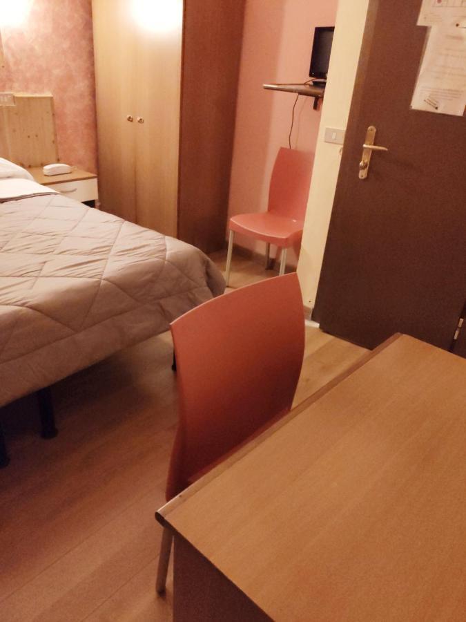 Hotel Ariosto Centro Storico Reggio Emilia Exteriör bild